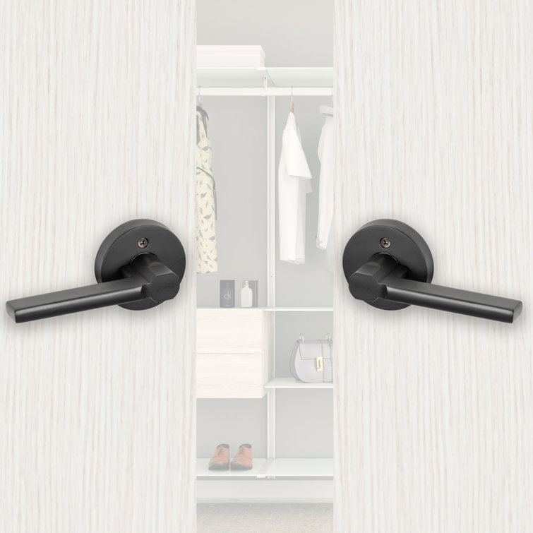 Internal door handle store with lock